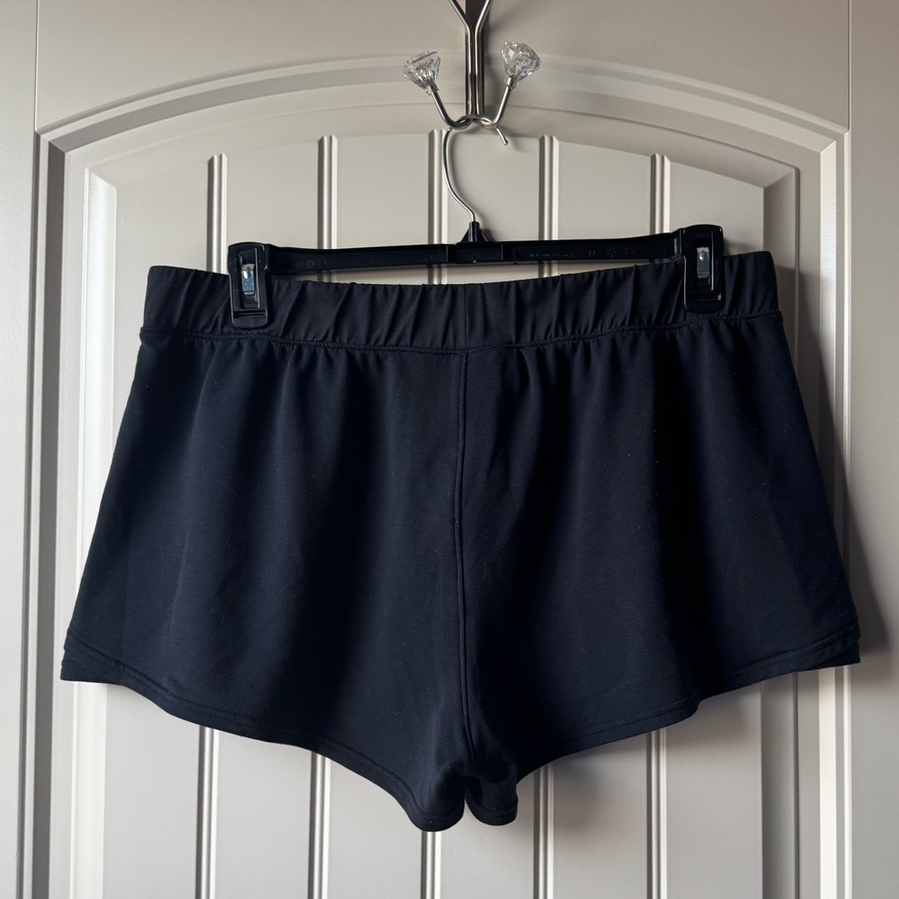 Black Under Armour shorts (XL) - Picture 3 of 6